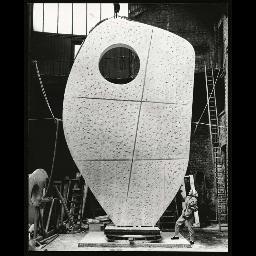 Inline Image - © Bowness _ Barbara Hepworth with the plaster prototype for the United Nations Single Form May 1963, Photo by Morgan Wells