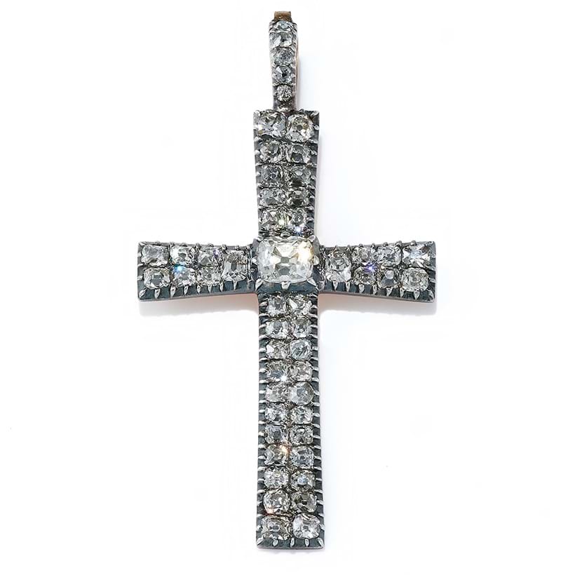 Inline Image - Lot 6: A Georgian diamond cross pendant, circa 1800 | Sold for £5,292