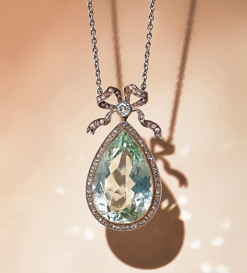 Lot 17 - Fabergé aquamarine pendant resized.jpg