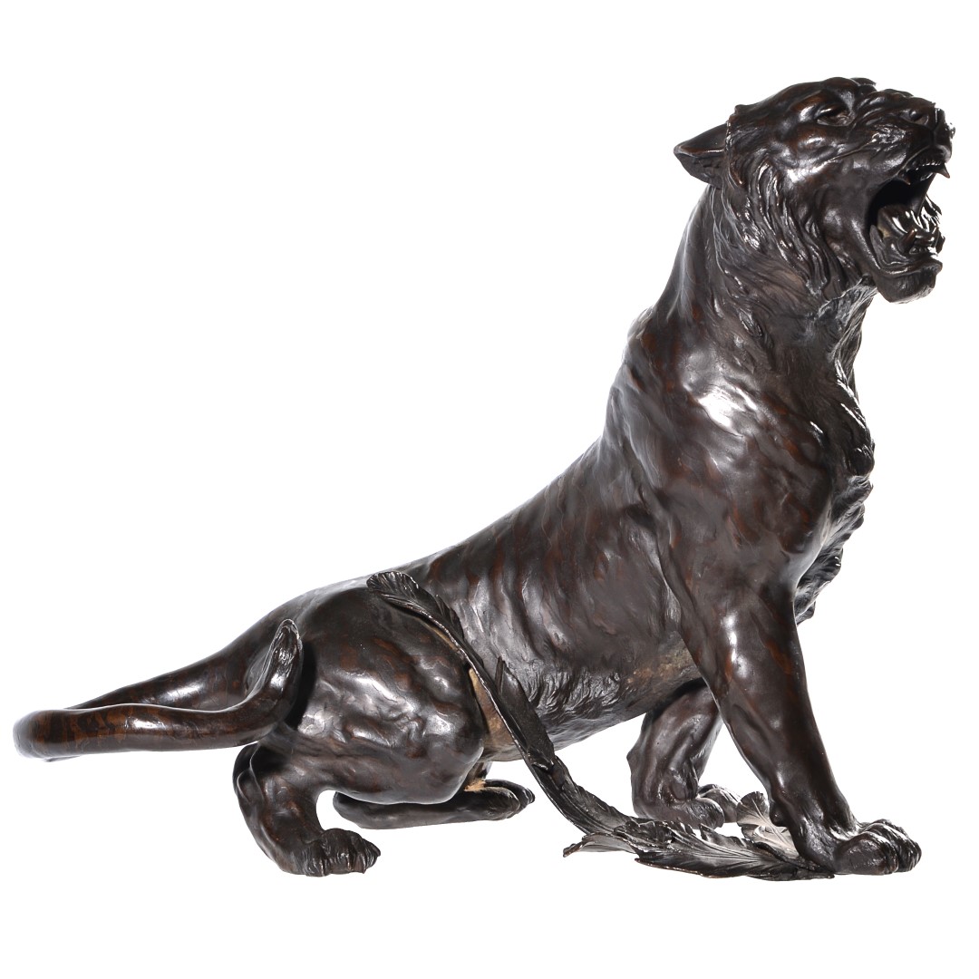 A Japanese bronze figure of a tiger, Meiji period 