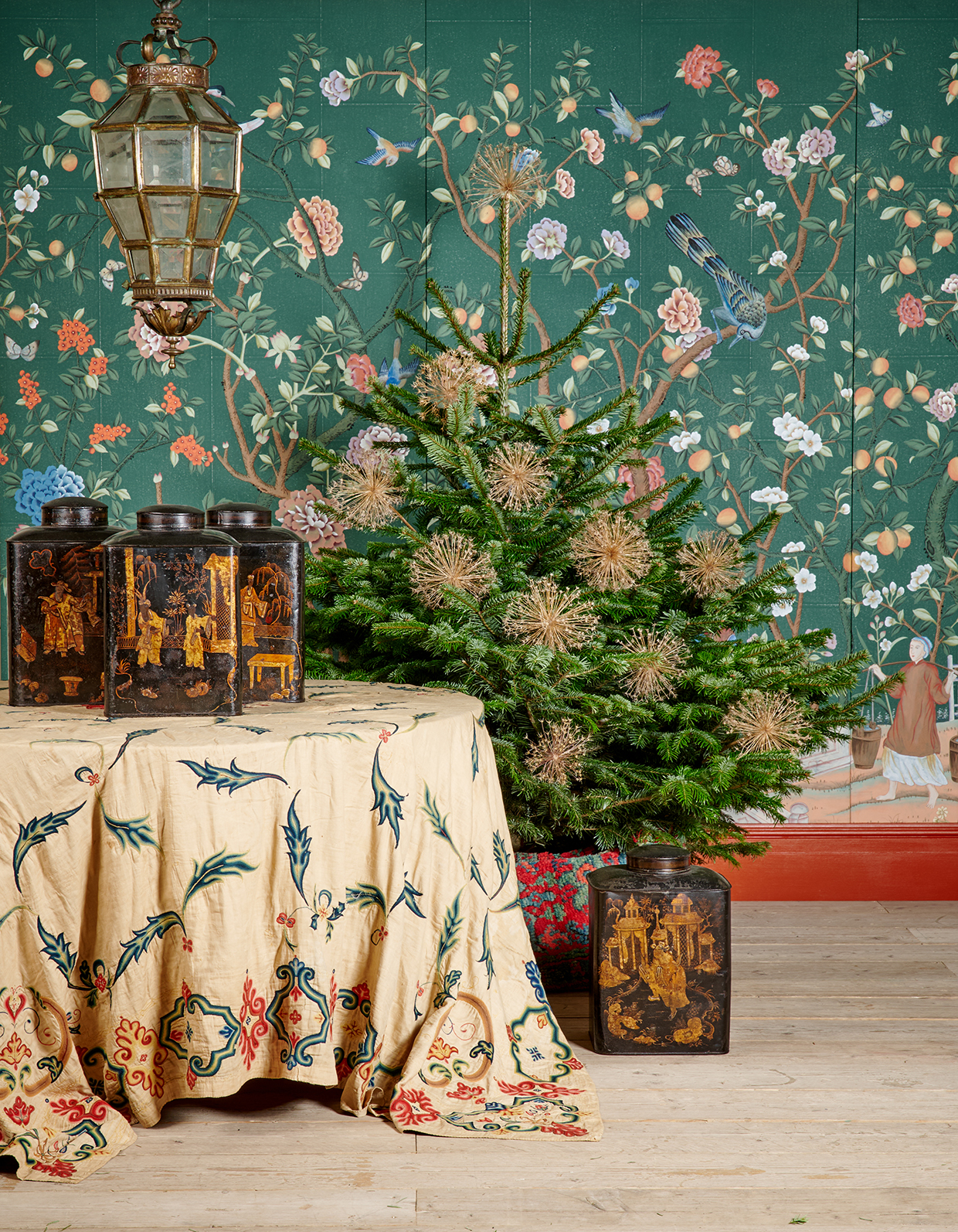 de Gournay Abbotsford pattern in Myrtle India tea paper.jpg