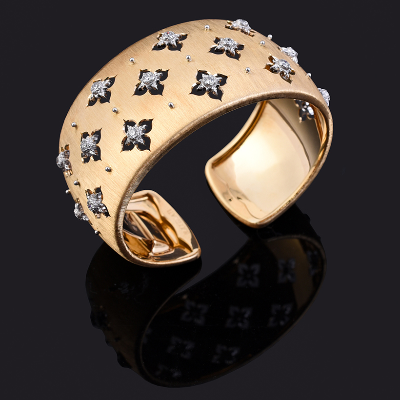 14468 Lot 298 Buccellati, Macri Giglio, A Diamond Cuff Bangle Sold for £21,250 a.JPG