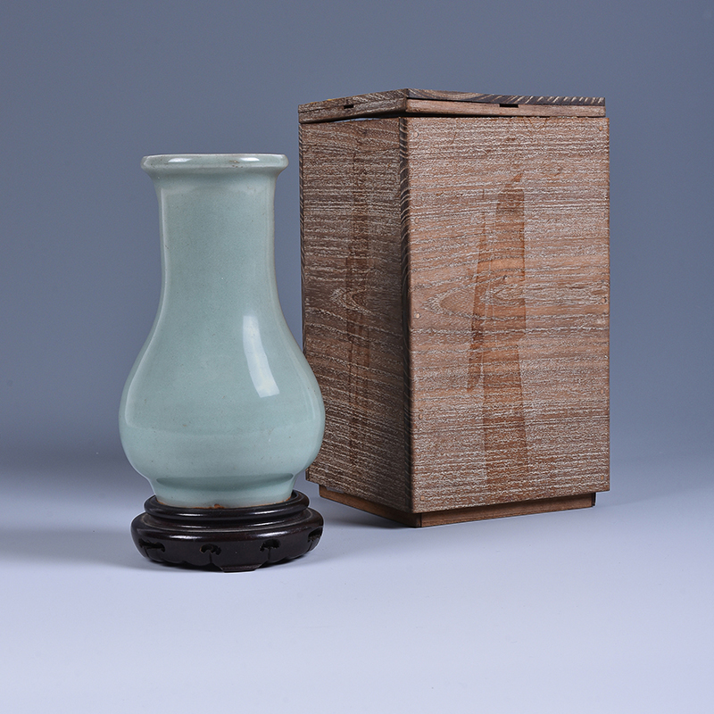 A good Chinese Longquan celadon vase