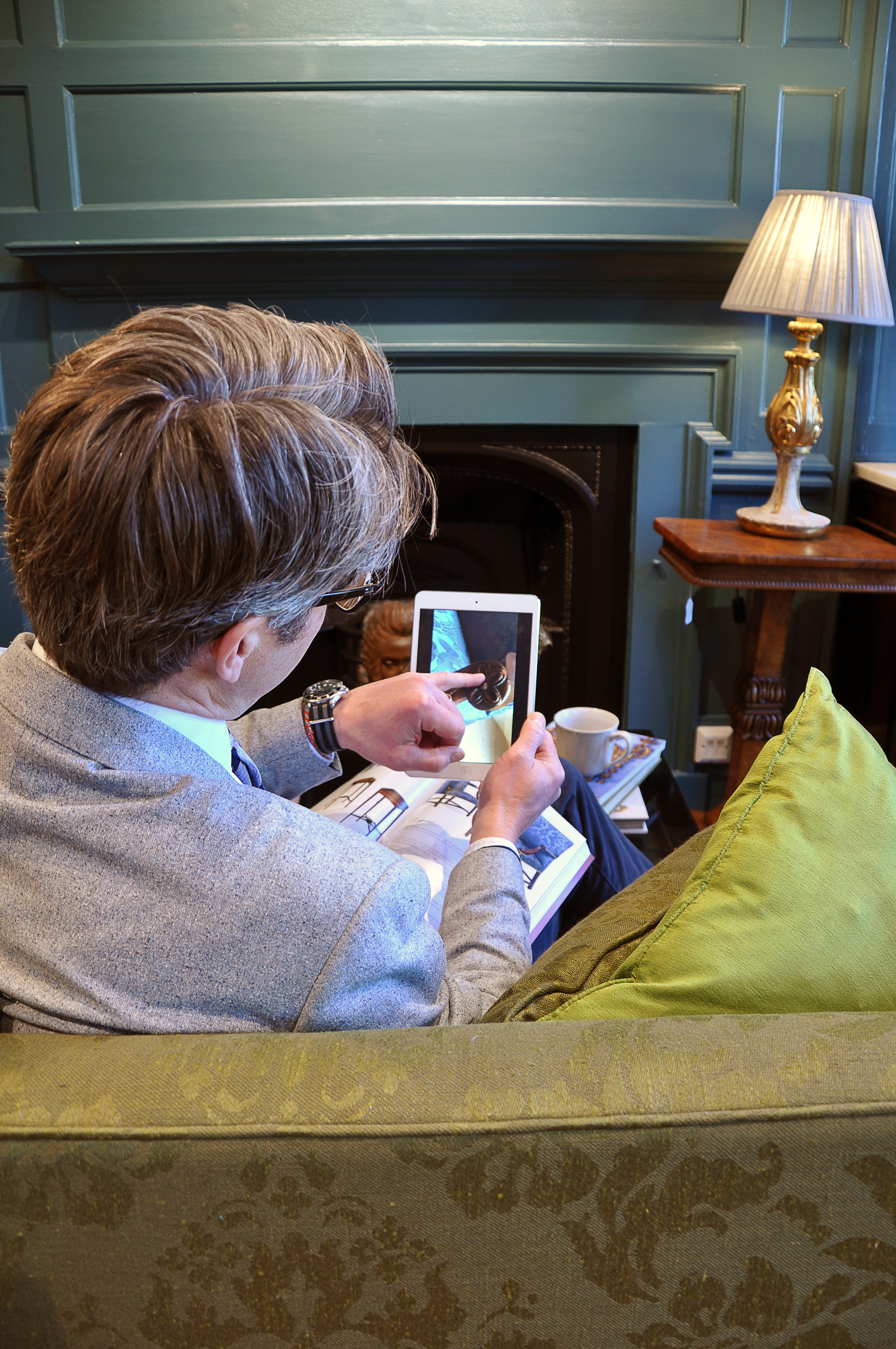 A New Way To View Pre Auction | Dreweatts Remote Viewing