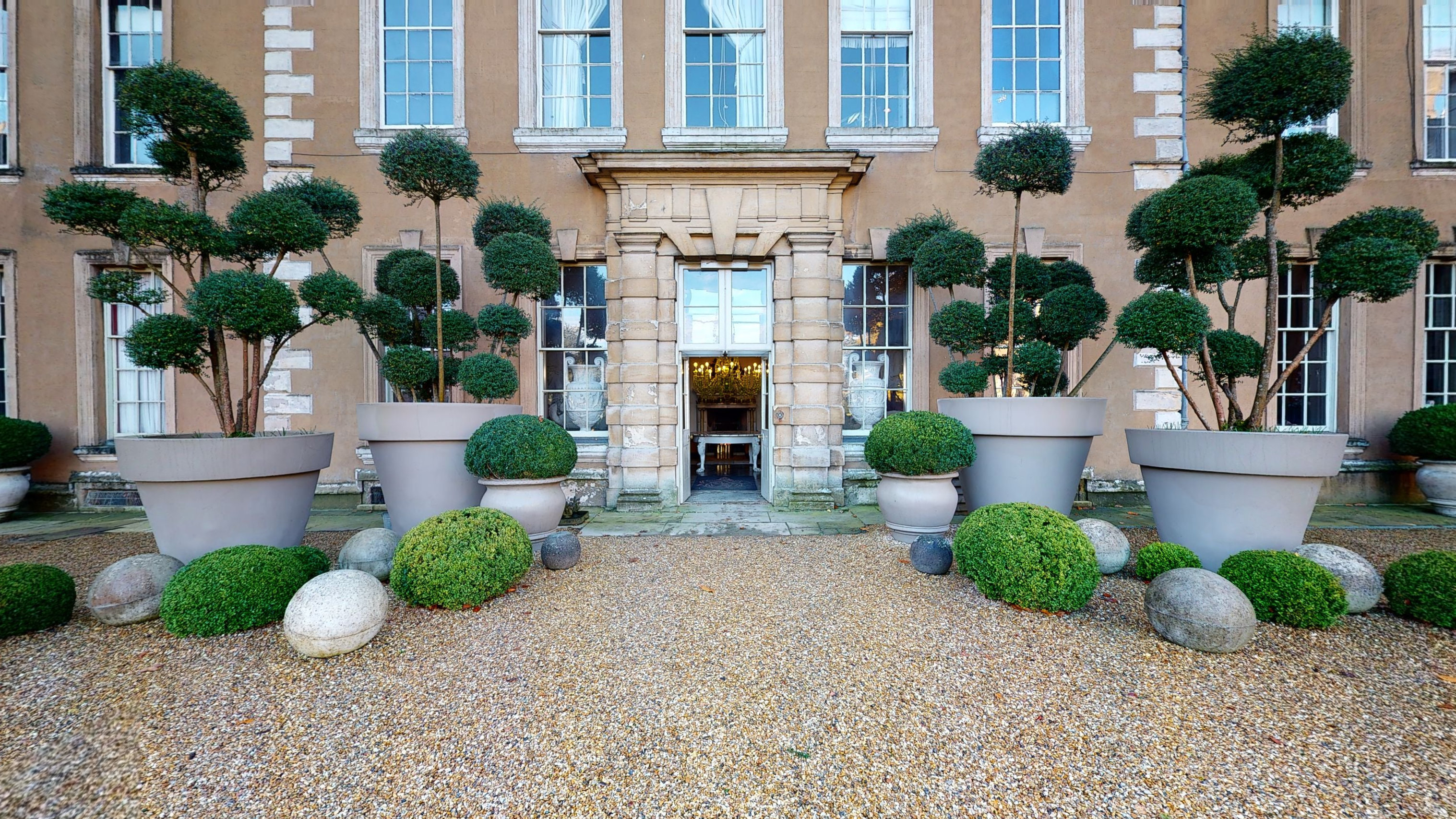 Dreweatts 360 Virtual Auction Tour of Aynhoe Park