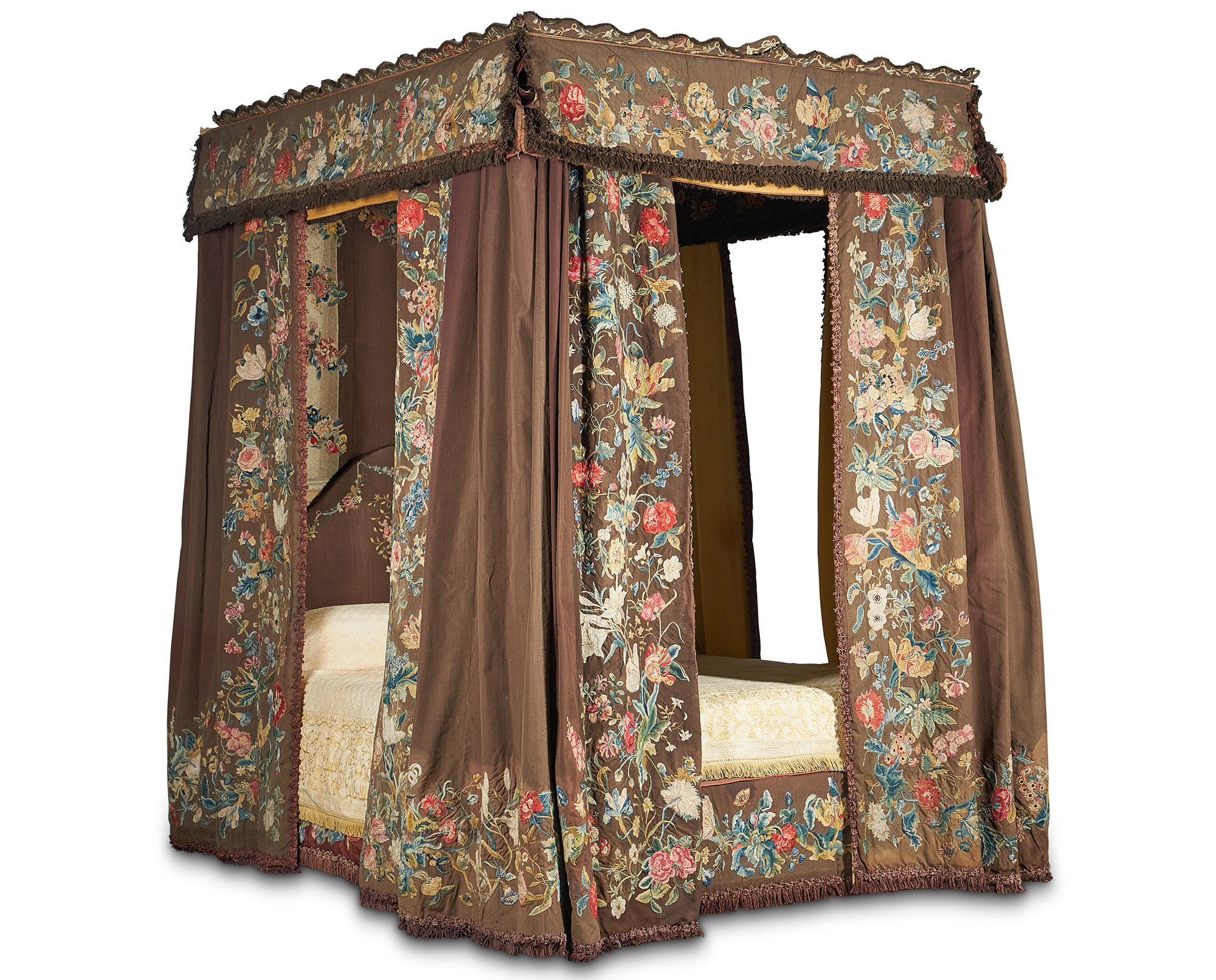 four-poster bed.jpg