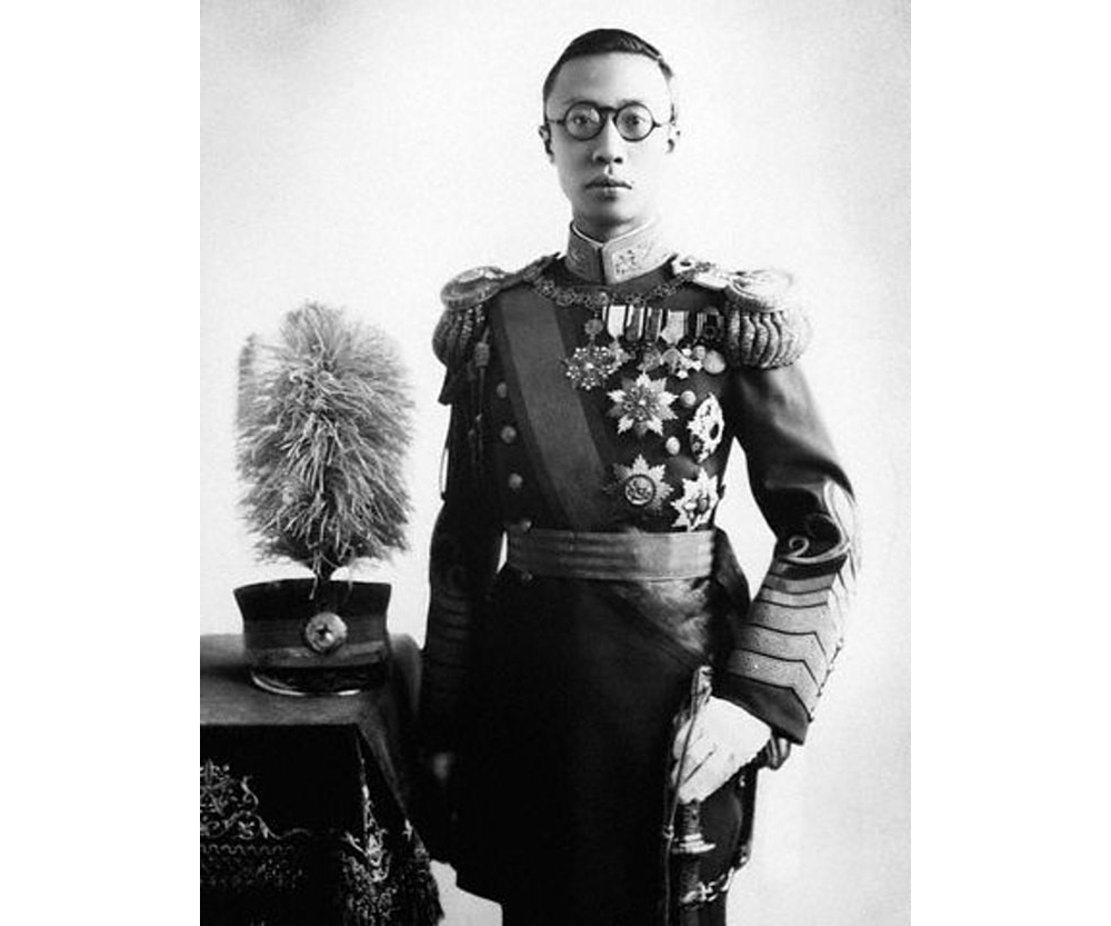 Emperor Puyi extended.jpg