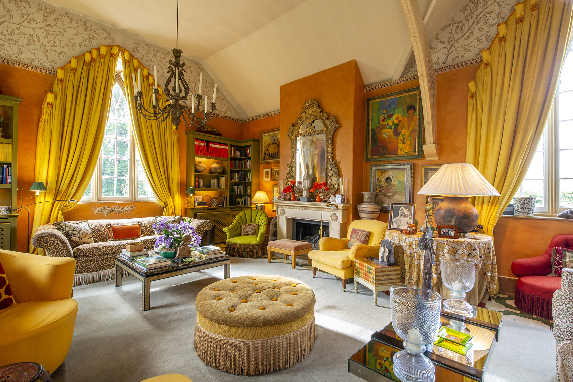 The Old School House: The Oversized Jewellery Box | Selected Property from the Collection of Elizabeth Gage, MBE | 14 June 2022