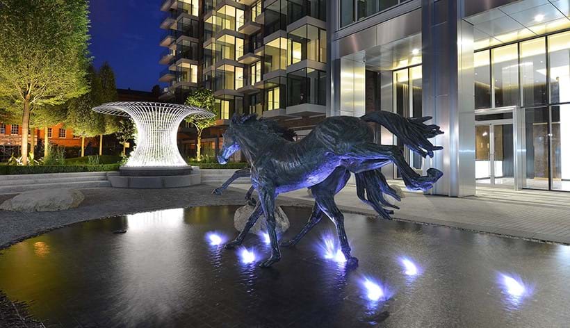 Inline Image - The artist was awarded the Public Monuments & Sculptures Association’s Marsh Award for excellence in public sculpture and fountains with this sculpture for the Berkeley Group Holdings development in Goodman’s Fields in the City of London.